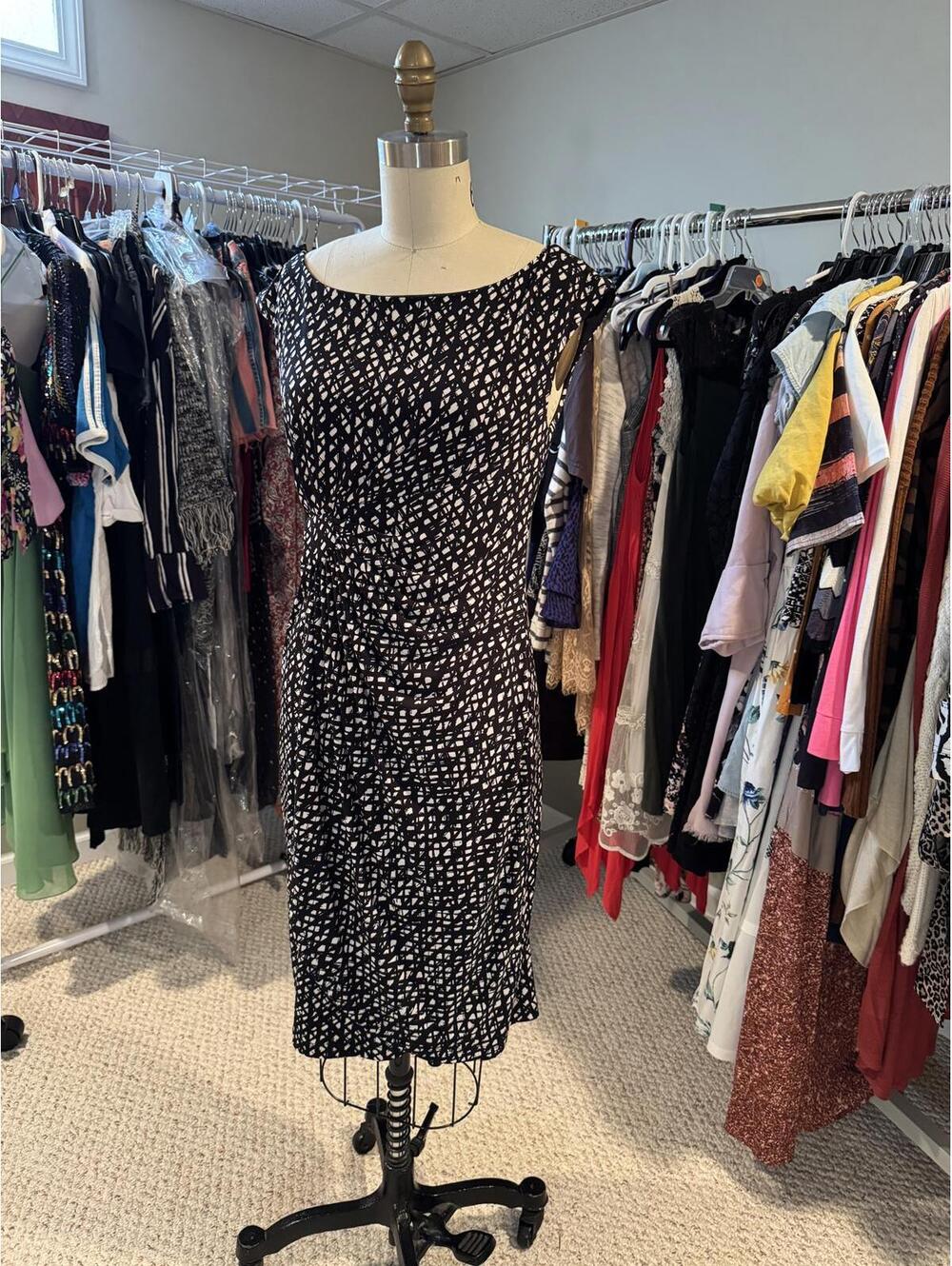 Connected Apparel - Black & White Sleeveless Dress w/ Side Ruching - Sz 6